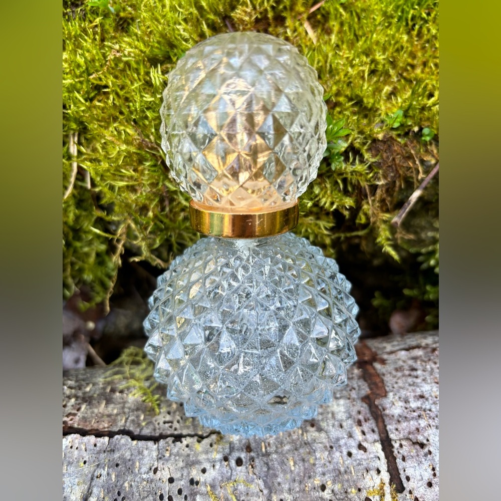 Vintage Empty Avon cut diamond pattern clear perfume spray bottle.